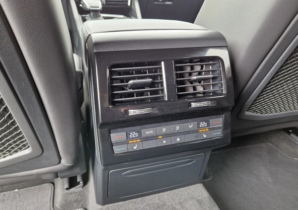 Volkswagen Touareg cena 195900 przebieg: 178000, rok produkcji 2019 z Wolbrom małe 781